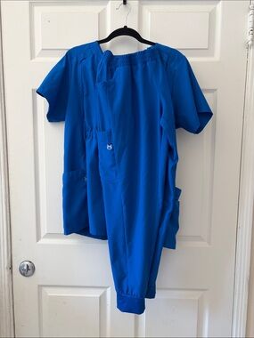 WonderWink Royal Blue set: Medium top and Large Bottoms
